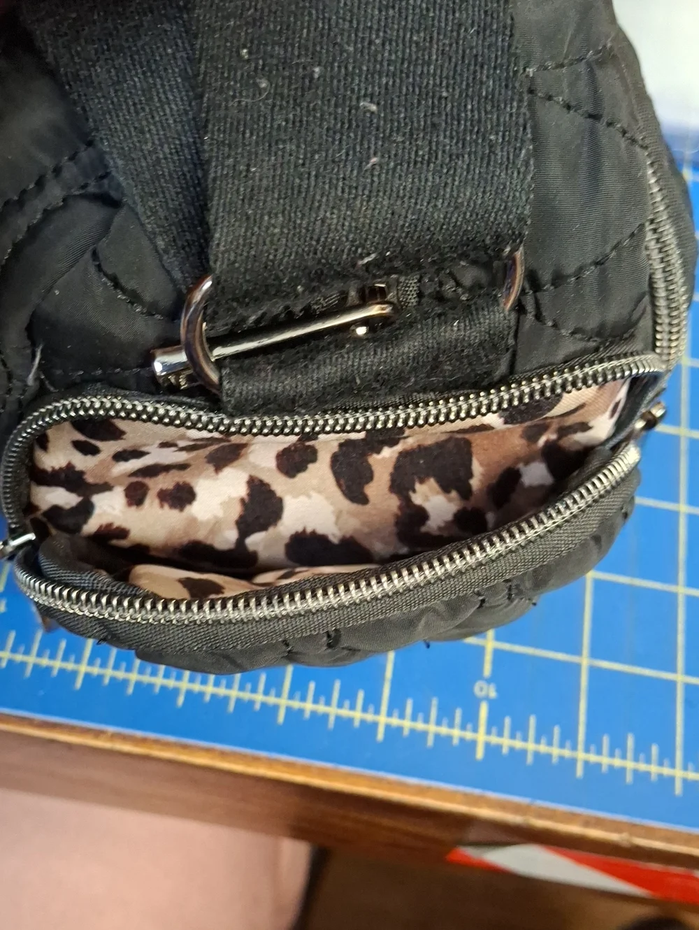 Black Quilted Crossbody 8x4x5 Bag Pre-Loved